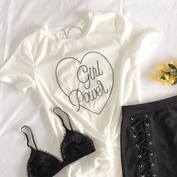 ❗️Two Left❗️NWT Girl Power Heart Tee - Picture 2 of 5